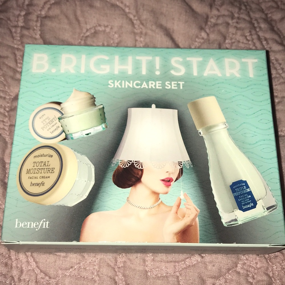 FREE WITH PURCHASE 💕